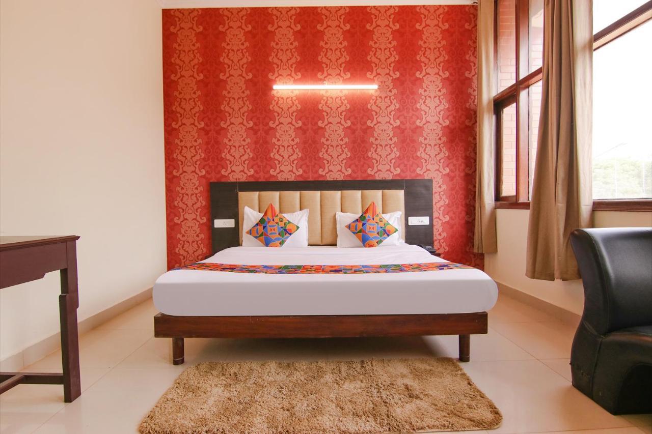 Fabhotel Town Pride Sohāna Εξωτερικό φωτογραφία